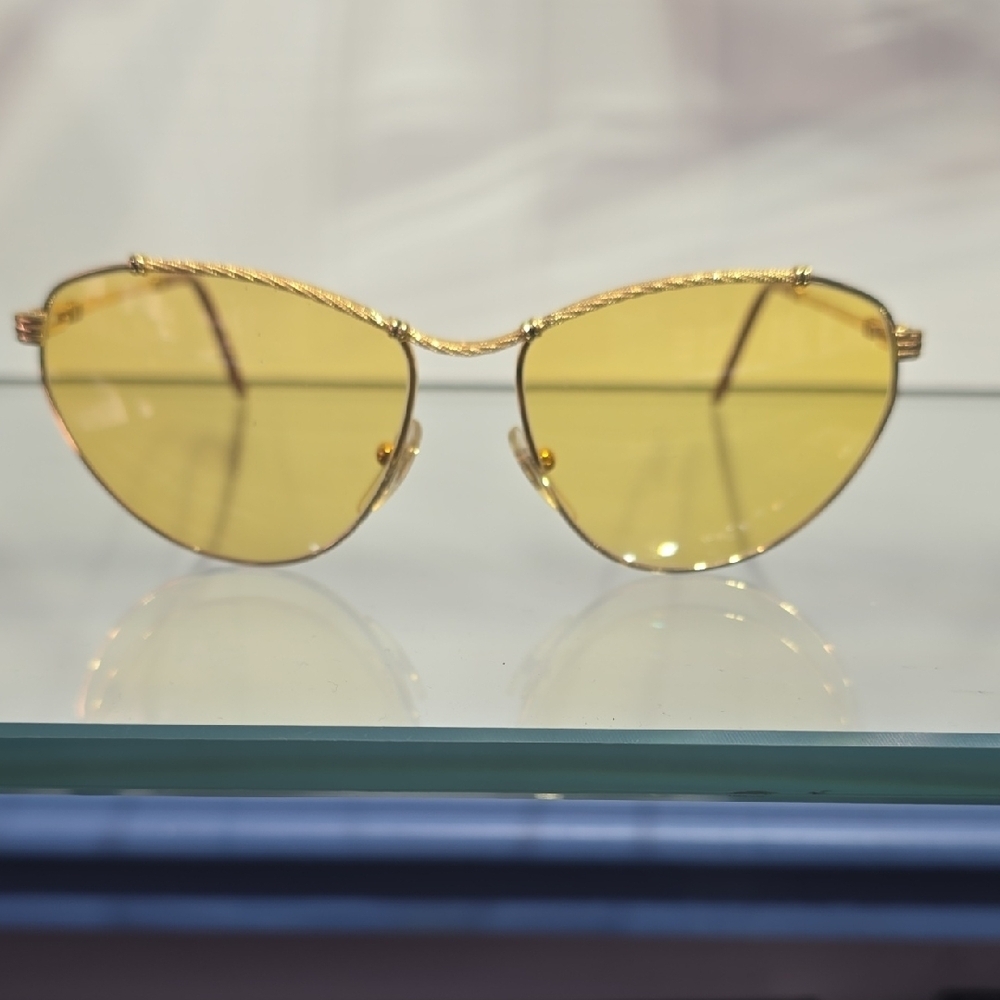 Elegant Gold-Toned Sunglasses